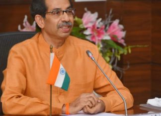 मुख्यमंत्री उद्धव ठाकरे यांच्याकडून साहित्य अकादमी पुरस्कार विजेते नंदा खरे, आबा महाजन यांचे अभिनंदन