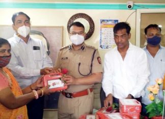 कष्टाळू स्वाभिमानी रिक्षाचालक महिलांना प्रोत्साहन द्या : सुधीर हिरेमठ