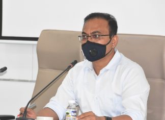 ऑक्सिजनची निर्मिती पूर्ण क्षमतेने करण्याबरोबरच पुरवठा सुरळीत ठेवा : जिल्हाधिकारी डॉ. राजेश देशमुख यांच्या सूचना