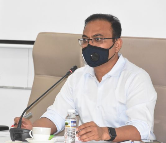 ऑक्सिजनची निर्मिती पूर्ण क्षमतेने करण्याबरोबरच पुरवठा सुरळीत ठेवा : जिल्हाधिकारी डॉ. राजेश देशमुख यांच्या सूचना