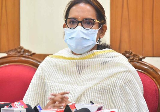 १०वी, १२वीच्या लेखी परीक्षा ऑफलाईनच – शालेय शिक्षणमंत्री प्रा.वर्षा गायकवाड