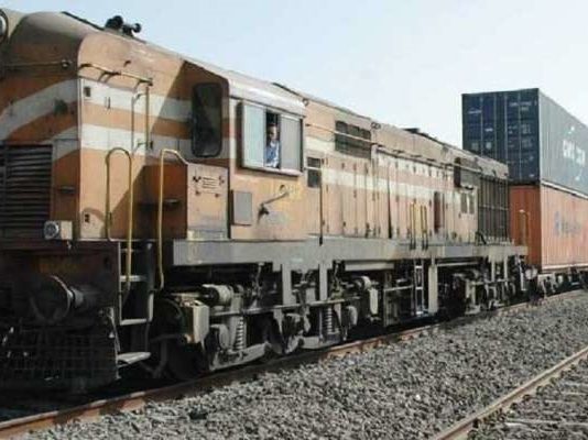 कोरोना प्रतिबंधाचा काळातही रेल्वेनं मालवाहतूकीत उच्चांक नोंदवला