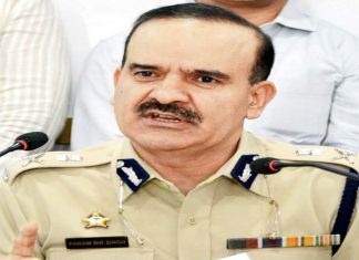 राज्यशासनानं सुरु केलेल्या दोन चौकश्यांविरुद्ध परमबीर सिंग यांची मुंबई उच्च न्यायालयात धाव