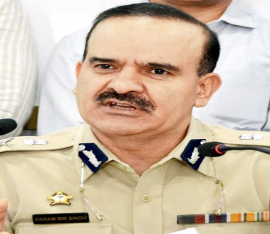 राज्यशासनानं सुरु केलेल्या दोन चौकश्यांविरुद्ध परमबीर सिंग यांची मुंबई उच्च न्यायालयात धाव