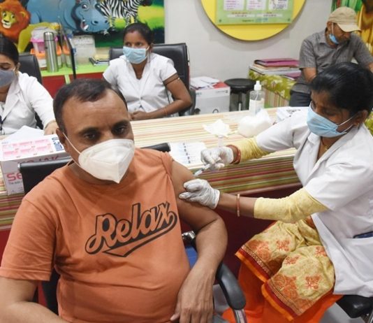 राज्याला दर आठवड्याला लसीच्या किमान 35,00,000 मात्रांची गरज