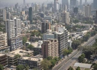 मुंबईत लॉकडाऊनच्या दुसरा दिवशी व्यापारी आणि व्यावसायिकांमध्ये संभ्रमाचं वातावरण