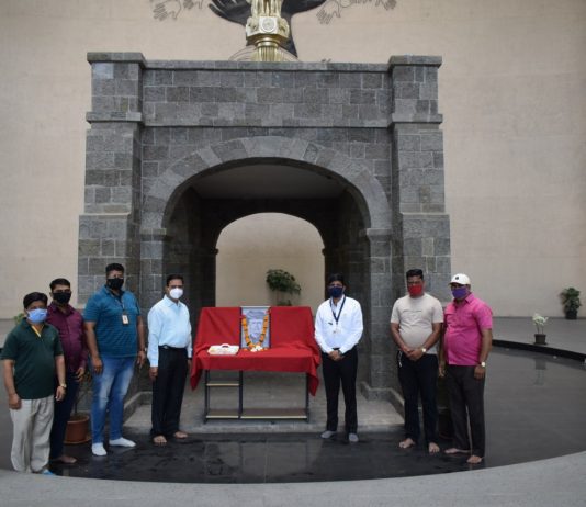 क्रांतीसूर्य महात्मा जोतिबा फुले यांच्या जयंतीदिनी प्रशासनाकडून अभिवादन