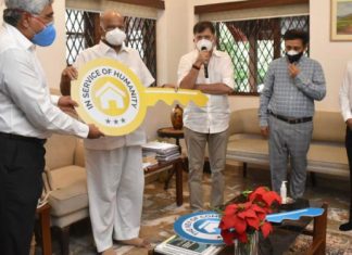 मुंबईत कर्करोगग्रस्त रुग्णांच्या नातेवाईकांच्या निवासाची व्यवस्था व्हावी यासाठी म्हाडाच्या १०० सदनिका टाटा मेमोरियल रूग्णालयाला हस्तांतरीत