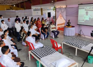 बाळासाहेब ठाकरे यांच्या समाजकार्याचा वसा शिवसैनिकांनी पुढे चालवावा : खासदार संजय राऊत