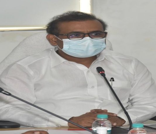 राज्य शासनं १८ ते ४४ वयोगटासाठी खरेदी केलेल्या लसीतून ४५ वर्षांवरच्या नागरिकांना दुसरा डोस देणार – आरोग्यमंत्री