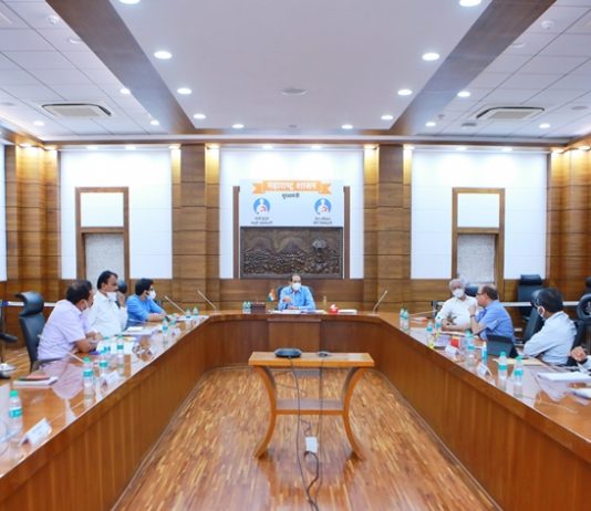 ताडोबा व्याघ्र प्रकल्पातल्या ३ गावांच्या पुनर्वसनासाठी तातडीनं प्रस्ताव सादर करण्याचे मुख्यमंत्र्यांचे निर्देश