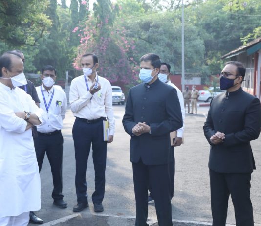 महाराष्ट्र दिनानिमित्त उपमुख्यमंत्री अजित पवार यांच्या हस्ते पुण्यात ध्वजारोहण