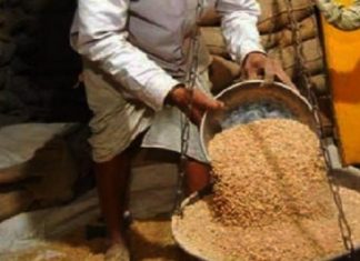 उत्तर प्रदेशात मोफत शिधा वाटप