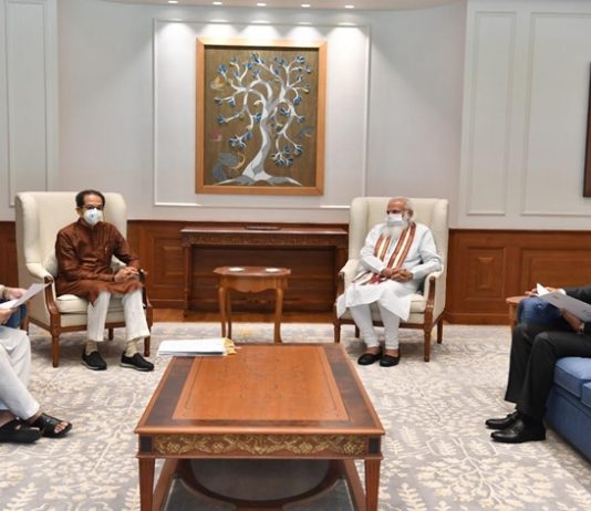 मुख्यमंत्री आणि प्रधानमंत्री यांच्यात राज्यांच्या प्रमुख मुद्द्यांवर चर्चा