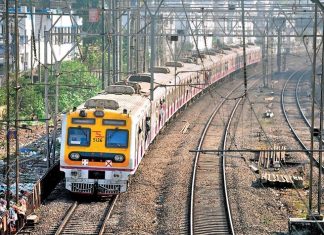 मुंबई उपनगरीय रेल्वे सेवा सामान्य नागरिकांसाठी खुली करायची की नाही याचा निर्णय मुख्यमंत्री उद्धव ठाकरेच घेतील – आरोग्यमंत्री