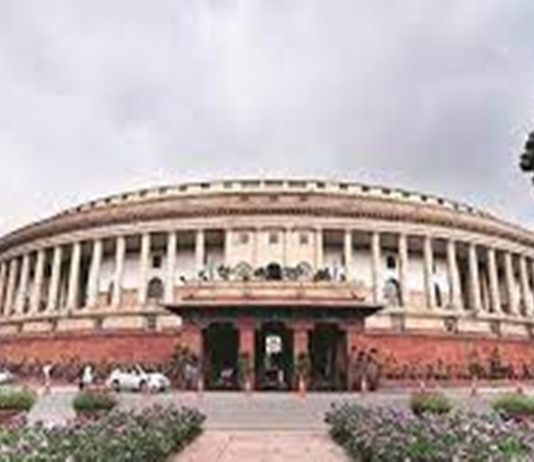 विरोधकांनी केलेल्या गदारोळामुळे आजही संसदेच्या दोन्ही सभागृहाचे कामकाज दुपारी दोन वाजेपर्यंत तहकूब