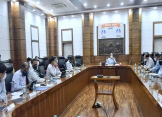 पूरग्रस्त भागातली रस्ता, वीज, पाणी पुरवठा लवकरात लवकर पूर्ववत करण्याचे मुख्यमंत्र्यांचे आदेश