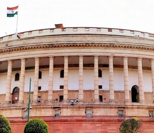 पेगासिस हेरगिरी आणि इतर मुद्यांवरून झालेल्या गदारोळामुळे संसदेच्या दोन्ही सभागृहांचं तहकूब