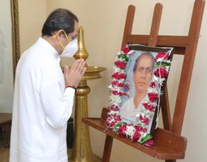 मुख्यमंत्री उद्धव ठाकरे यांचे साहित्यरत्न लोकशाहीर अण्णा भाऊ साठे यांना जयंतीनिमित्त अभिवादन