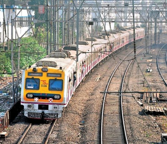 मुंबई उपनगरीय रेल्वेच्या फेऱ्या आजपासून पूर्ववत