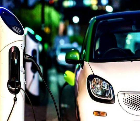 इलेक्ट्रिक वाहनांसाठी चार्गिंग स्थानकं उभारण्यासाठी निती आयोगातर्फे मार्गदर्शक पुस्तिका जारी