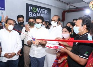 राज्यातल्या पहिल्या सार्वजनिक चार्जिंग स्टेशनचे मुंबईत लोकार्पण