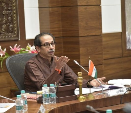 राज्यात उद्योजकांना सोयीसुविधा देताना राज्याचा समतोल बिघडू न देण्याची मुख्यमंत्र्यांची भूमिका