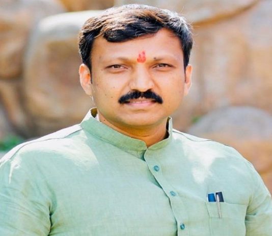 घरोघरी शौचालय उपलब्ध असतानाही ते न वापरणाऱ्या ग्रामस्थांना नोटीसा देण्यात येणार