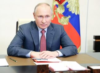 रशियाचे वर्तमान अध्यक्ष व्लादीमिर पुतिन यांच्या पक्षाला संसदेत पुन्हा बहुमत