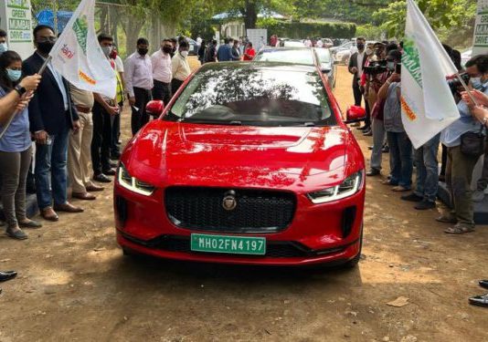 प्रदूषण कमी करण्यासाठी इलेक्ट्रिक वाहनांचा वापर वाढविण्याचे पर्यावरणमंत्री आदित्य ठाकरे यांचे आवाहन