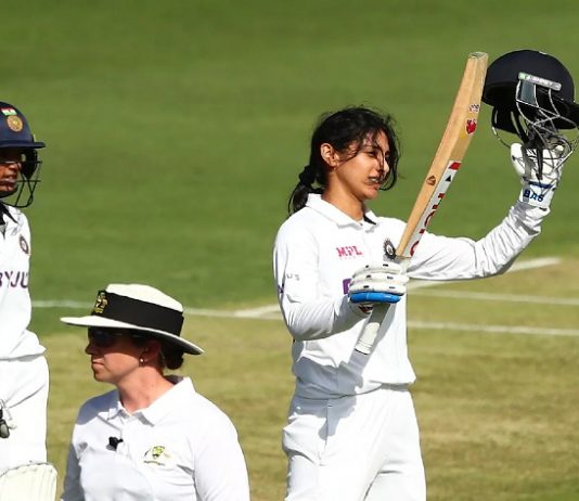 स्मृती मंधानानं झळकावलं शतक