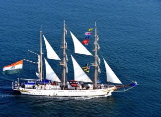 भारतीय नौदलाची ६ जहाजे श्रीलंकेच्या चार दिवसांच्या प्रशिक्षण दौऱ्यावर