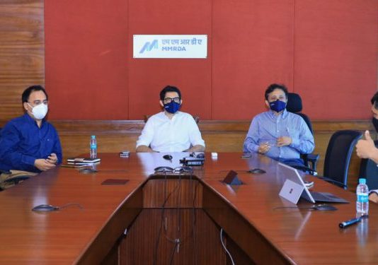 ‘अंधेरी-घाटकोपर लिंक रोड’च्या दर्जोन्नतीकरणाच्या प्रस्तावित कामांचा मंत्री आदित्य ठाकरे यांनी घेतला आढावा