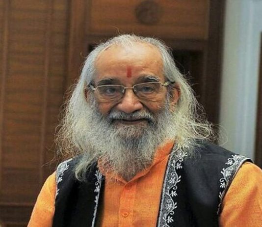 शिवशाहीर बाबासाहेब पुरंदरे यांच्या पार्थिवावर पुण्यात शासकीय इतमामात अंतिम संस्कार