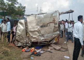 सोलापूर-अक्कलकोट मार्गावर जीप उलटून झालेल्या अपघातात पाच जण ठार, तीन जखमी