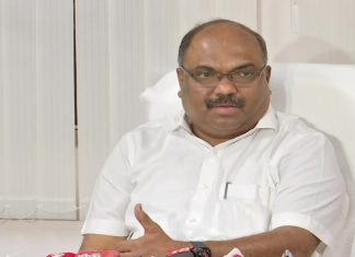 निलंबित केलेले कर्मचारी सोमवारपर्यंत कामावर आल्यास त्यांना रुजू करुन घेण्याची एसटी महामंडळाची भूमिका