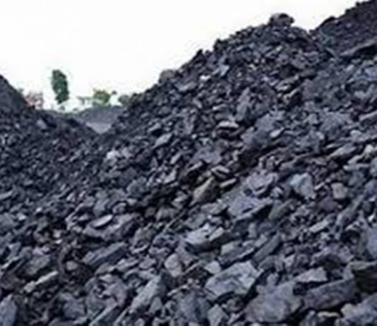 देशात कोळश्याचा तुटवडा नसल्याचं कोळसा आणि खाण मंत्र्यांनी सांगितलं