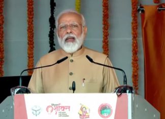 महिलांचा सन्मान वृद्धिंगत करणारी अनेक पावलं केंद्र सरकारनं उचलली असल्याचे प्रधानमंत्र्यांचे प्रतिपादन