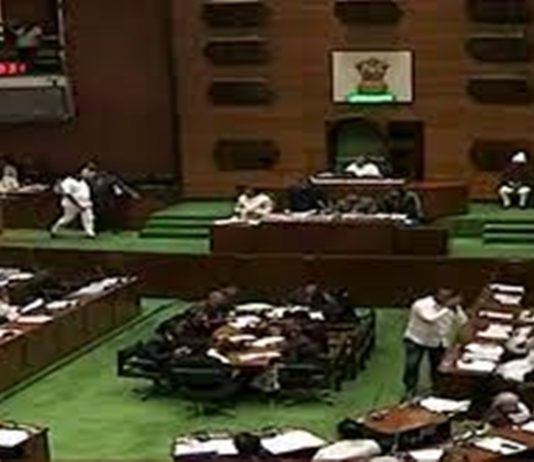 महाराष्ट्रात हिवाळी अधिवेशनाला आजपासून सुरवात, स्पर्धा परीक्षा घोटाळ्यावरुन विरोधीपक्षांची चर्चेची मागणी