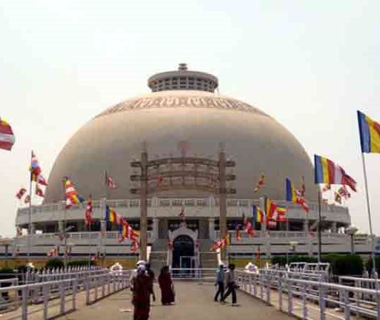 ओमायक्रॉन’ विषाणूच्या पार्श्वभूमीवर महापरिनिर्वाण दिनाला दीक्षाभूमीवर गर्दी टाळण्याचं आवाहन