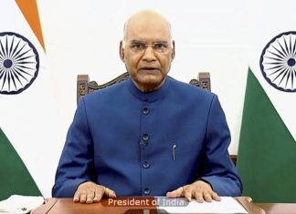 राष्ट्रपती रामनाथ कोविंद यांच्याकडून रायगडावर छत्रपती शिवाजी महाराजांना अभिवादन