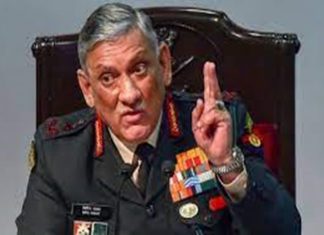 तामिळनाडूमध्ये झालेल्या हेलिकॉप्टर अपघातात संरक्षण दल प्रमुख जनरल बिपीन रावत यांचं निधन