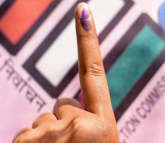 विधानपरिषदेच्या निवडणूकांसाठी मतदान