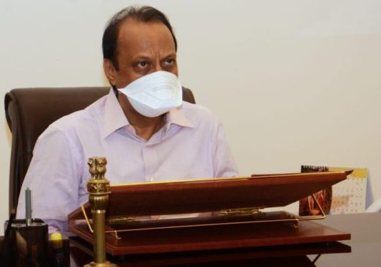 वस्त्रोद्योगाशी संबंधित उत्पादनांवर ५ वरून १२ टक्के वाढविलेला जीएसटी रद्द करण्याची उपमुख्यमंत्री तथा अर्थमंत्री अजित पवार यांनी केंद्रीय अर्थमंत्र्यांना लिहिलेल्या पत्रात मागणी