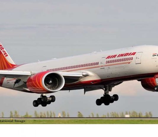 पालकांचे वार्षिक उत्पन्न ६ लाखांच्या आत असणाऱ्या विद्यार्थ्यांना परदेशी विमान प्रवासाचे आगाऊ भाडे मिळणार