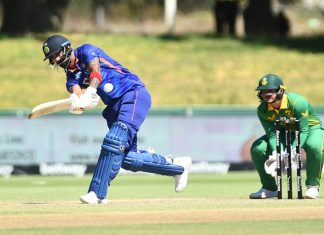 दक्षिण आफ्रिकेत सुरु असलेल्या दुसऱ्या एकदिवसीय क्रिकेट सामन्यात भारताचं दक्षिण आफ्रिकेपुढं २८८ धावांचं आव्हान