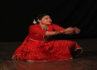 प्रजासत्ताकदिनी होणाऱ्या संचलनात महाराष्ट्रातील कलाकारांद्वारे भारतीय शास्त्रीय नृत्य प्रकारांच सादरीकरण