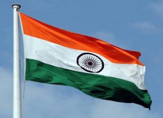 राज्यभरात मोठ्या उत्साहात कोरोना प्रतिबंधक नियमांचं पालन करून प्रजासत्ताक दिन साजरा