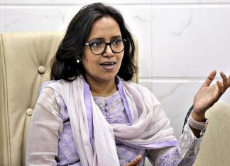 इयत्ता १०वी आणि १२वीच्या परीक्षा ठरलेल्या तारखेलाच घेण्याचा सरकारचा प्रयत्न