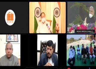 देशाचं नवं शैक्षणिक धोरण महात्मा गांधी यांनी दिलेल्या ‘नयी तालीम’ चं अनुकरण करत असल्याचं उपराष्ट्रपतींचं प्रतिपादन